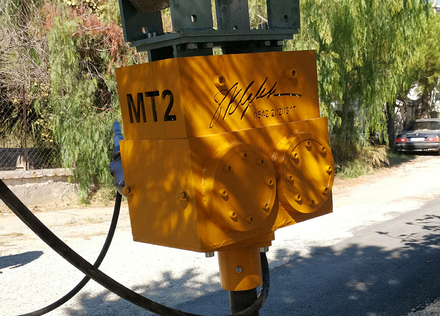 Ulugtekin Vibrasyonlu kazık çakma makinası