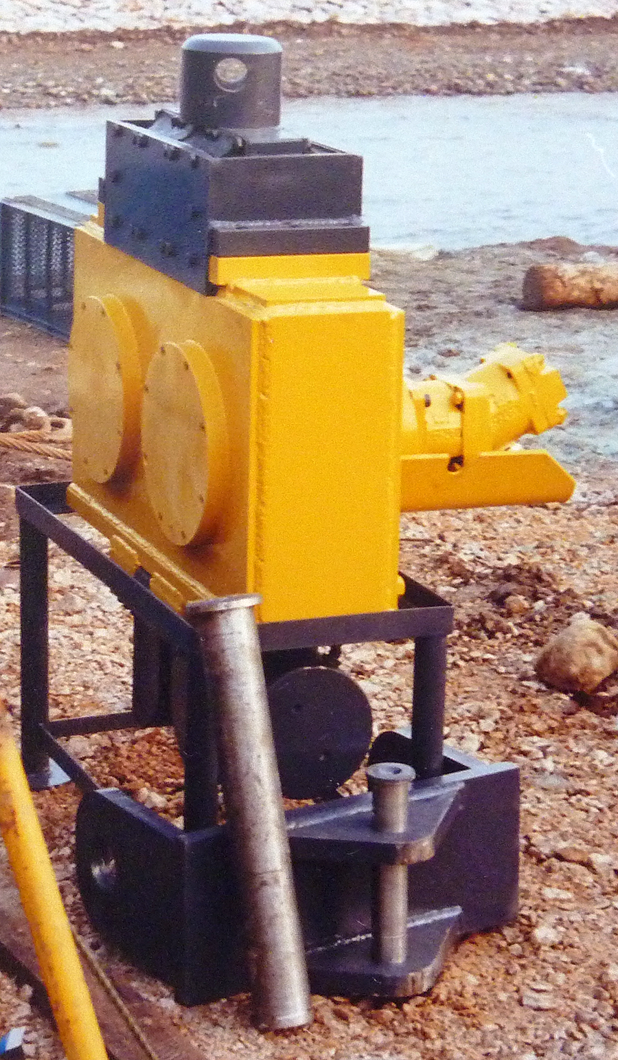 Ulugtekin Vibro Çekiç - Vibrasyonlu Çakıcı - Vibrasyonlu kazık çakma makinası Ulugtekin Vibrasyonlu kazık çakma makinası