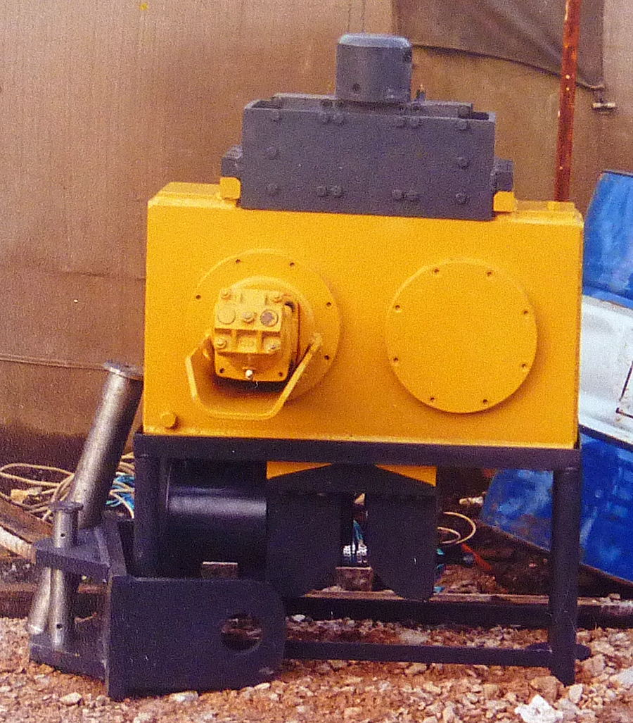 Ulugtekin Vibro Çekiç - Vibrasyonlu Çakıcı - Vibrasyonlu kazık çakma makinası Ulugtekin Vibro Çekiç - Vibrasyonlu Çakıcı - Vibrasyonlu kazık çakma makinası